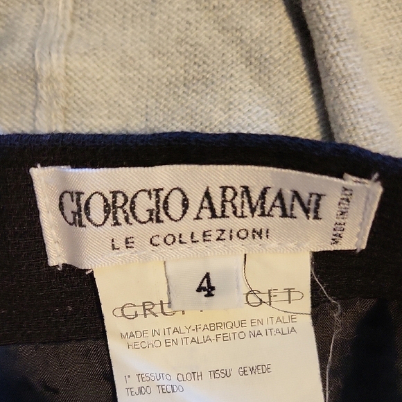 Giorgio Armani Elegant Black A-Line Skirt - Picture 3 of 3